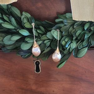 Gorgeous pearl drop earrings-NWOT!